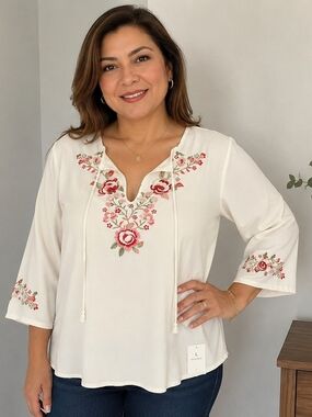 Forever 21 Ivory Embroidered Floral Peasant Tunic